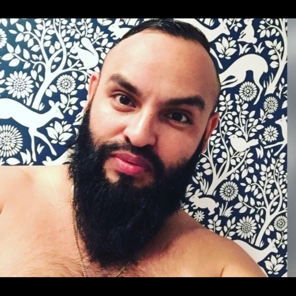 Meet your Posher, Rigoberto - Picture 3 of 12